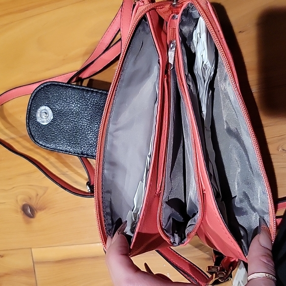 NWT Cross body clutch - Picture 2 of 3